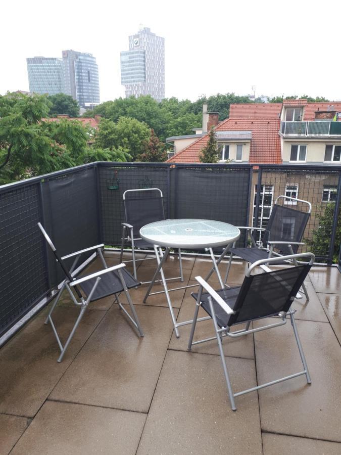 Utulny Apartman V Bratislava 15 Екстериор снимка
