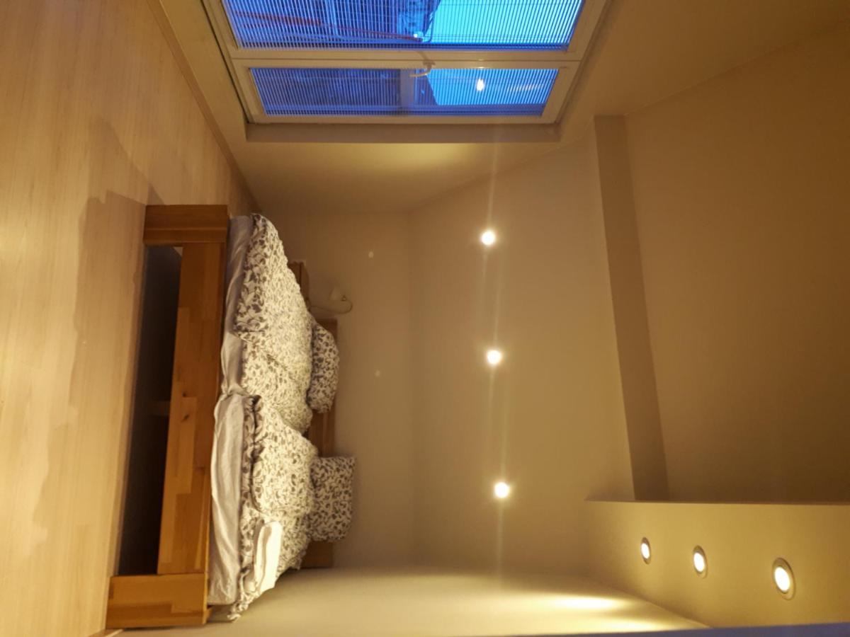 Utulny Apartman V Bratislava 15 Екстериор снимка
