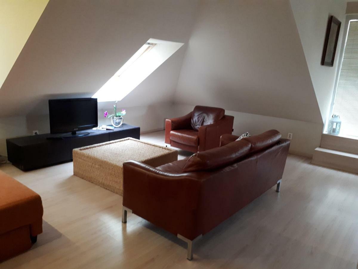 Utulny Apartman V Bratislava 15 Екстериор снимка