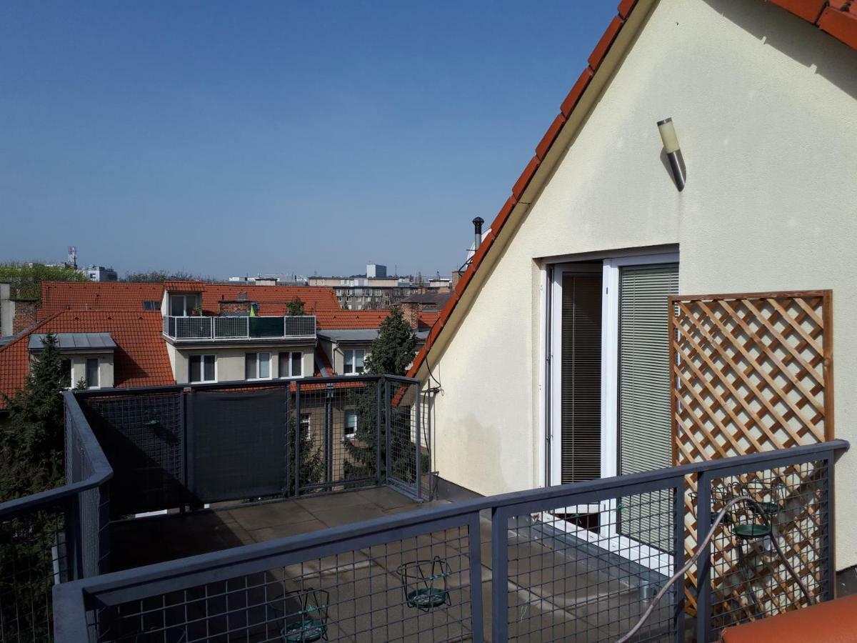Utulny Apartman V Bratislava 15 Екстериор снимка